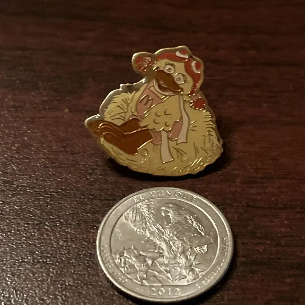 McDonald’s Birdie Mascot Sitting On A‎ Nest Employee Lapel Hat Pin